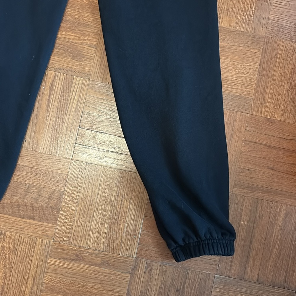 Alo yoga Accolade Sweatpant size small - Picture 9 of 9